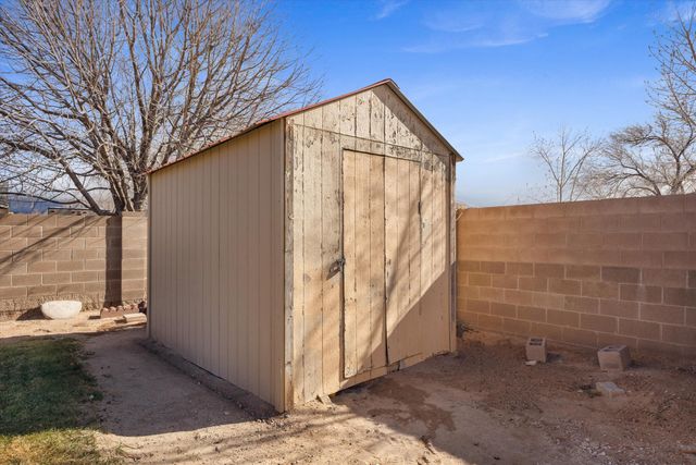 328 Tigris Road NE, Rio Rancho, NM 87124