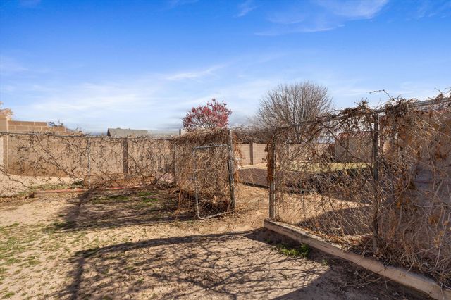 328 Tigris Road NE, Rio Rancho, NM 87124