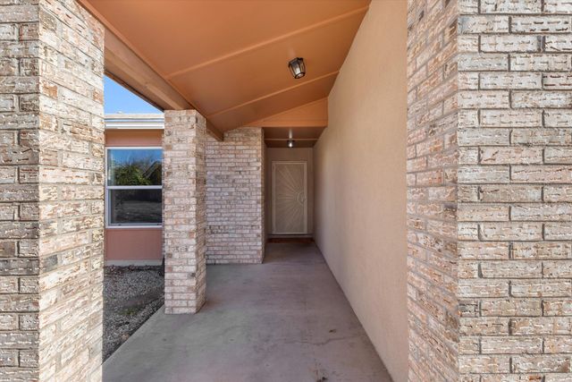 328 Tigris Road NE, Rio Rancho, NM 87124