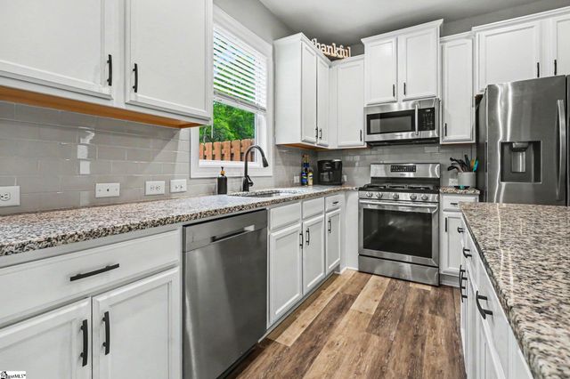 303 Hartland Place, Simpsonville, SC 29680