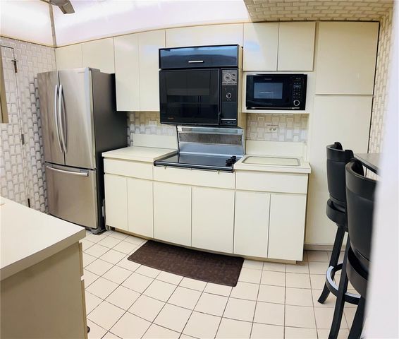 800 NE 195th Street 307, Miami, FL 33179