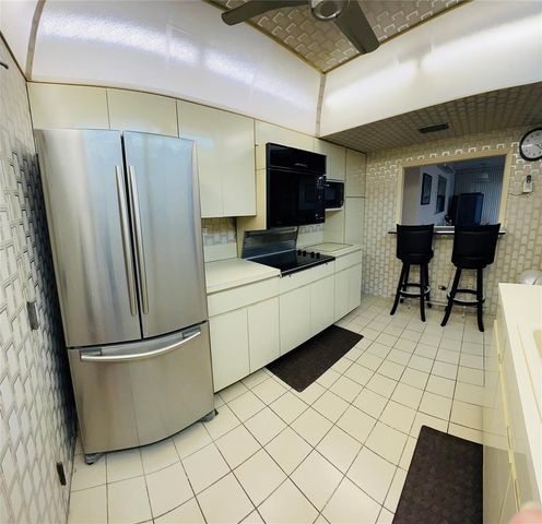 800 NE 195th Street 307, Miami, FL 33179