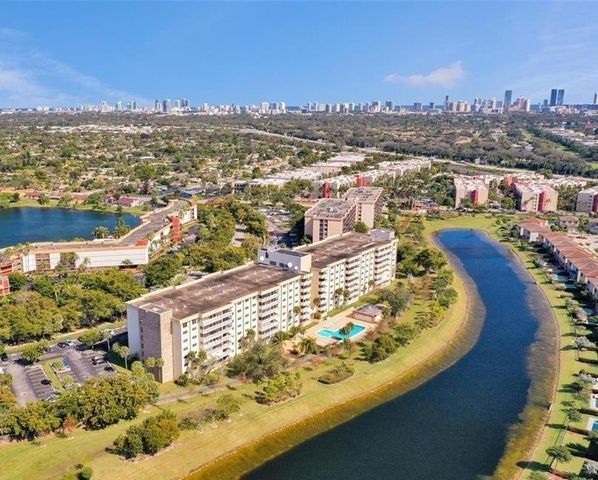 800 NE 195th Street 307, Miami, FL 33179