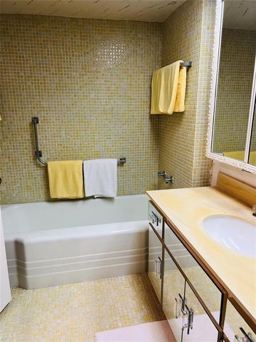 800 NE 195th Street 307, Miami, FL 33179