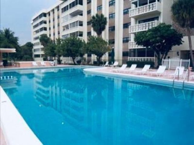 800 NE 195th Street 307, Miami, FL 33179