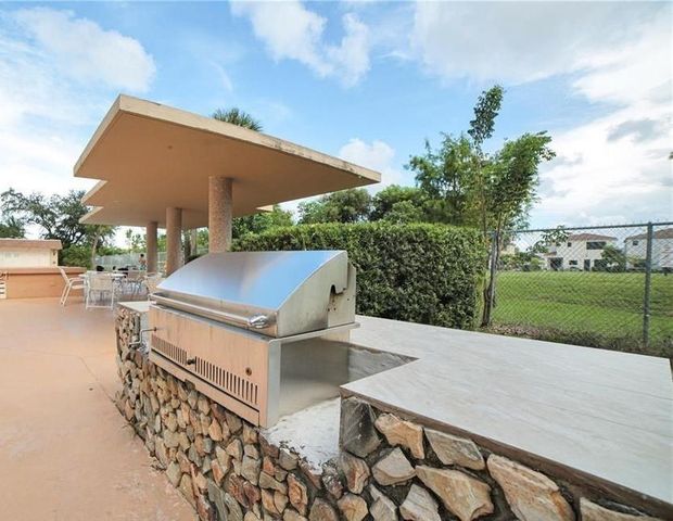 800 NE 195th Street 307, Miami, FL 33179
