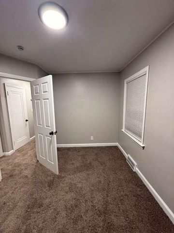 8518 Sussex Street, Detroit, MI 48228
