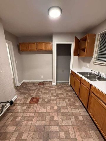 8518 Sussex Street, Detroit, MI 48228