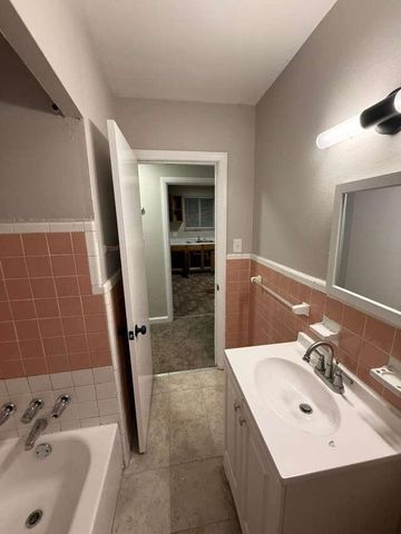 8518 Sussex Street, Detroit, MI 48228