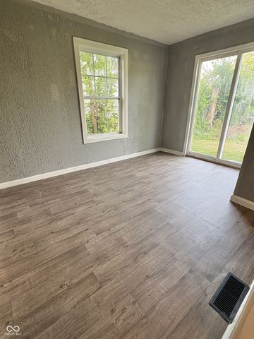 2012 S 19th Street, New Castle, IN 47362