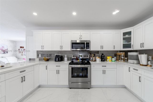 7100 SW 19th Ter, Miami, FL 33155