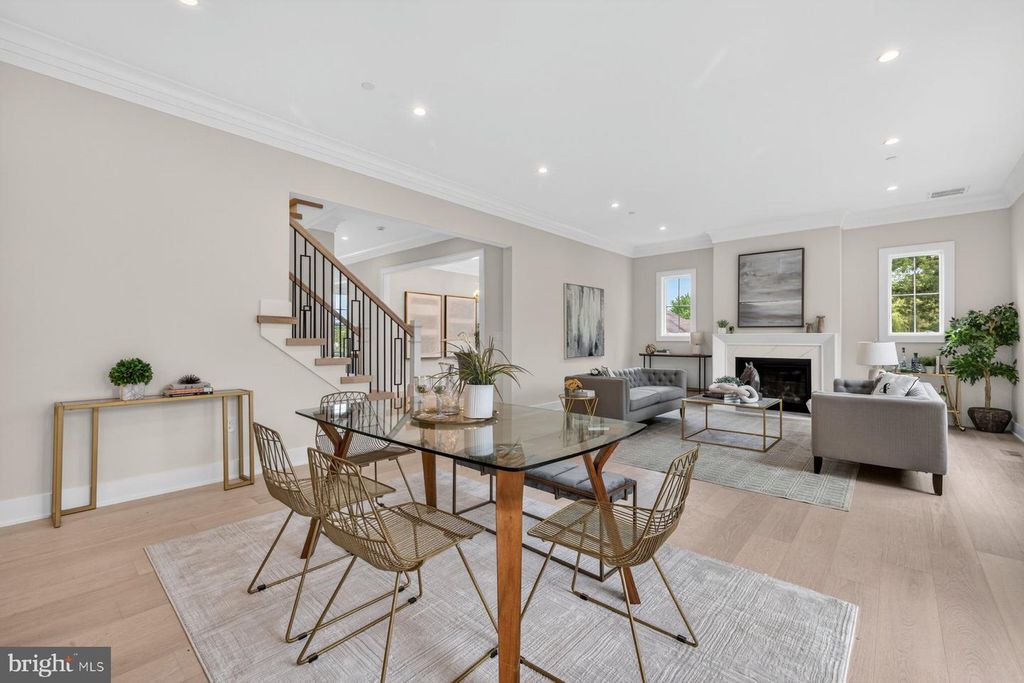 Image 12 of property listing at 5015 CUSHING DR, Kensington, MD 20895