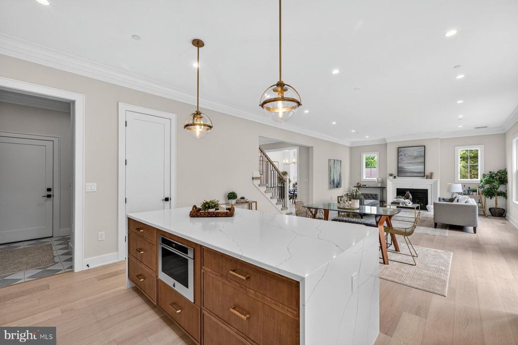 Image 16 of property listing at 5015 CUSHING DR, Kensington, MD 20895