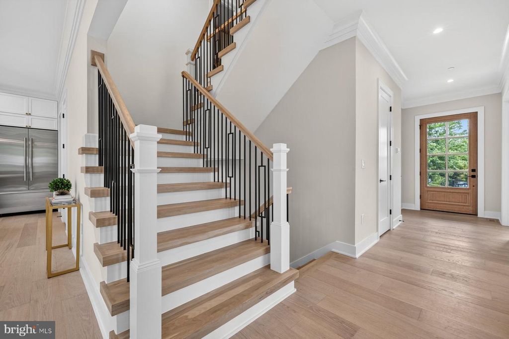 Image 20 of property listing at 5015 CUSHING DR, Kensington, MD 20895