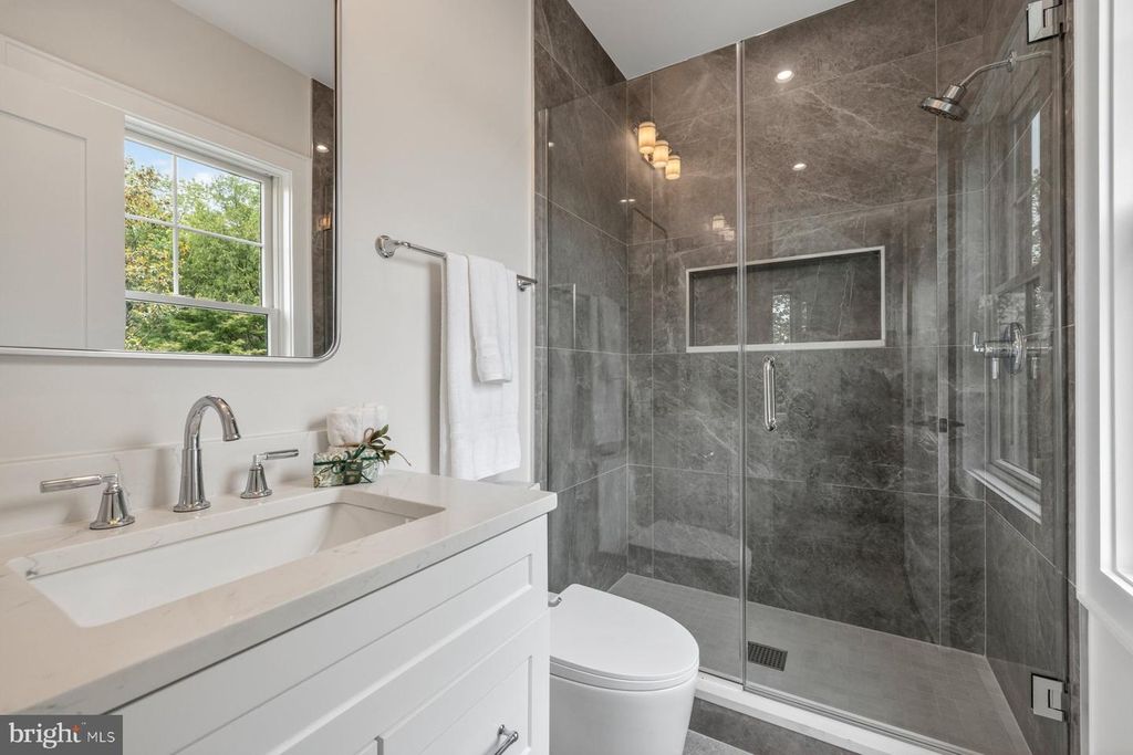 Image 25 of property listing at 5015 CUSHING DR, Kensington, MD 20895