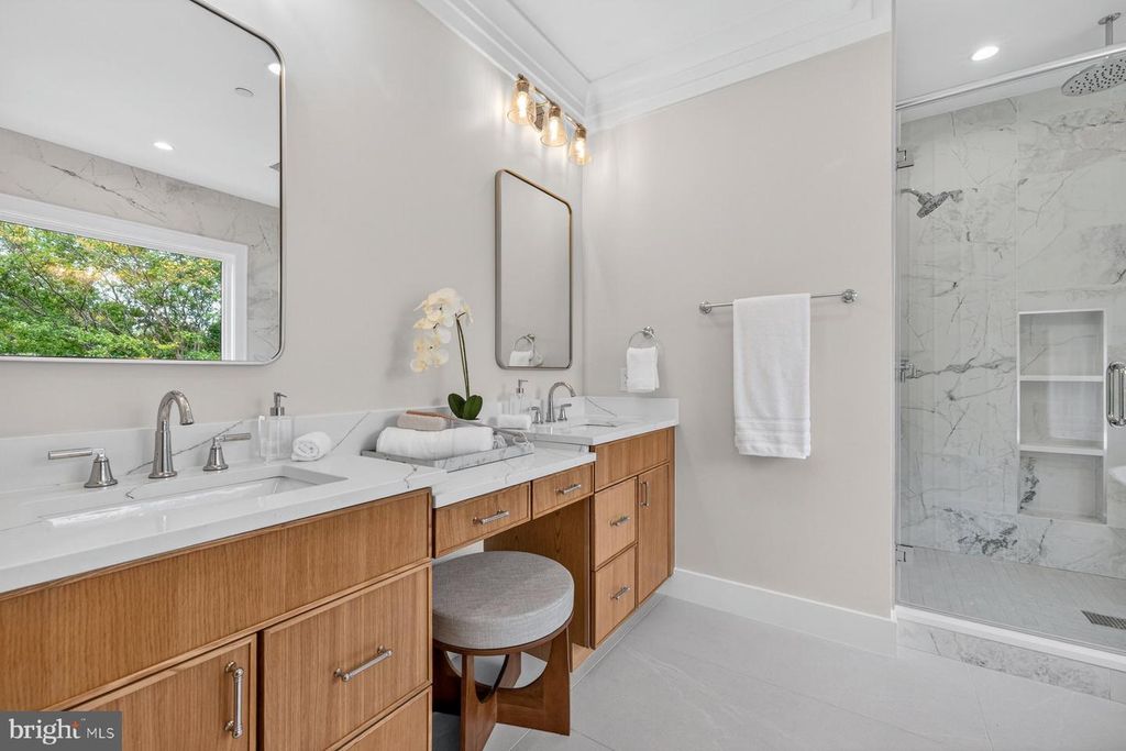 Image 37 of property listing at 5015 CUSHING DR, Kensington, MD 20895
