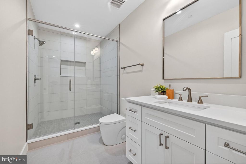 Image 46 of property listing at 5015 CUSHING DR, Kensington, MD 20895