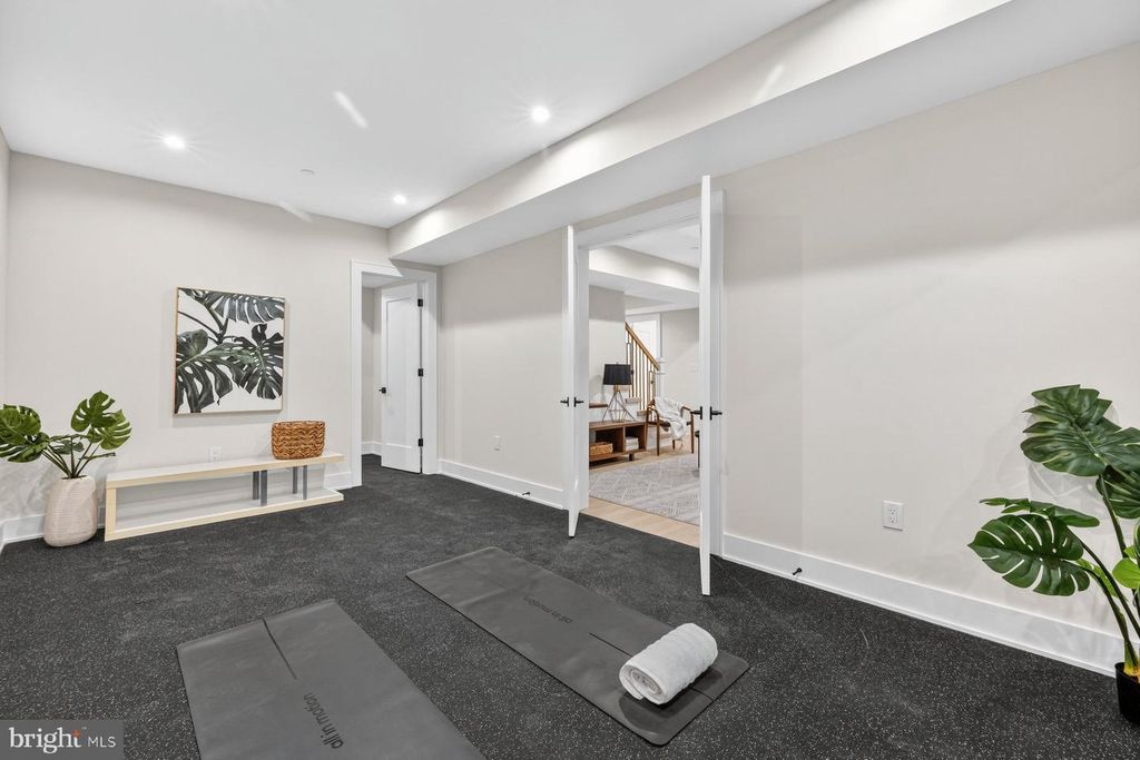 Image 50 of property listing at 5015 CUSHING DR, Kensington, MD 20895