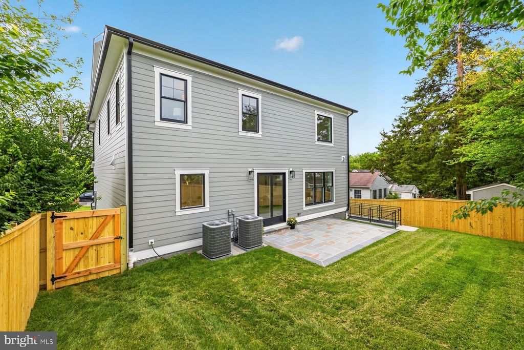 Image 56 of property listing at 5015 CUSHING DR, Kensington, MD 20895
