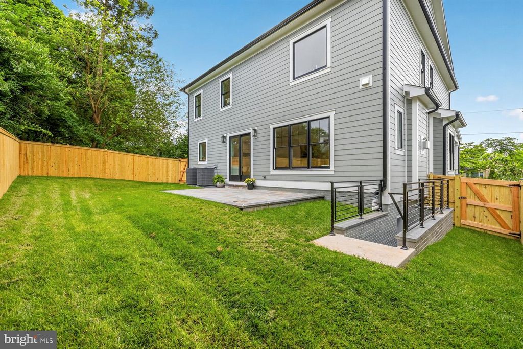 Image 58 of property listing at 5015 CUSHING DR, Kensington, MD 20895