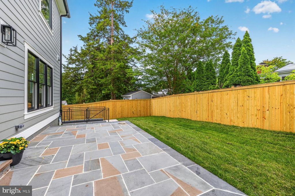 Image 59 of property listing at 5015 CUSHING DR, Kensington, MD 20895