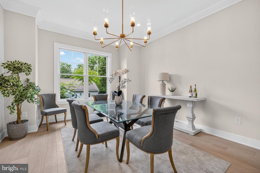 Image 7 of property listing at 5015 CUSHING DR, Kensington, MD 20895