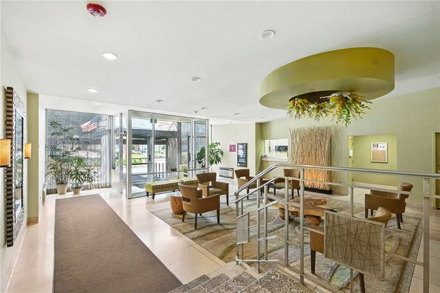 128 N Craig Street, Oakland, PA 15213