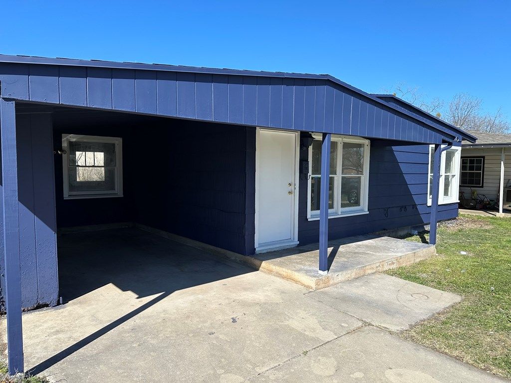 Image 4 of property listing at 2540 W Harris Ave, San Angelo, TX 76901