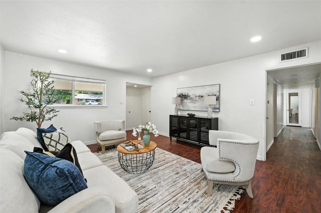 525 Salem Drive, Richardson, TX 75080