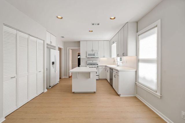 2910 Plumb Street, Houston, TX 77005