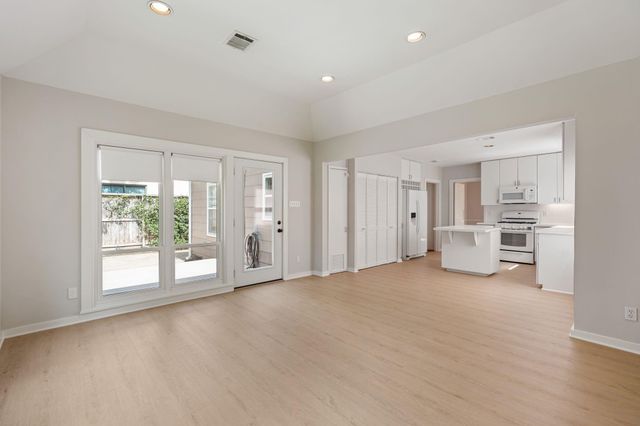 2910 Plumb Street, Houston, TX 77005