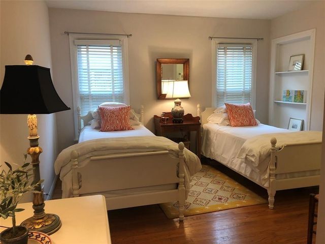 2910 Plumb Street, Houston, TX 77005