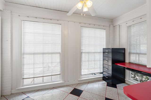 2910 Plumb Street, Houston, TX 77005