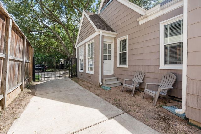 2910 Plumb Street, Houston, TX 77005