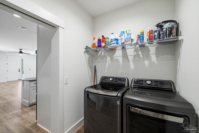 615 N B St, Pensacola, FL 32501