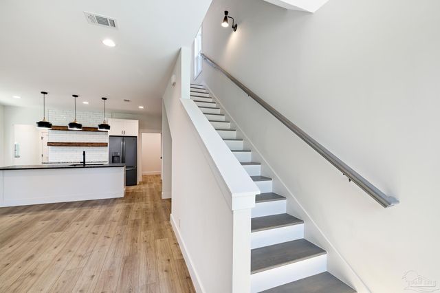 615 N B St, Pensacola, FL 32501
