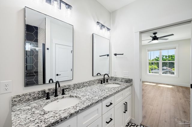 615 N B St, Pensacola, FL 32501