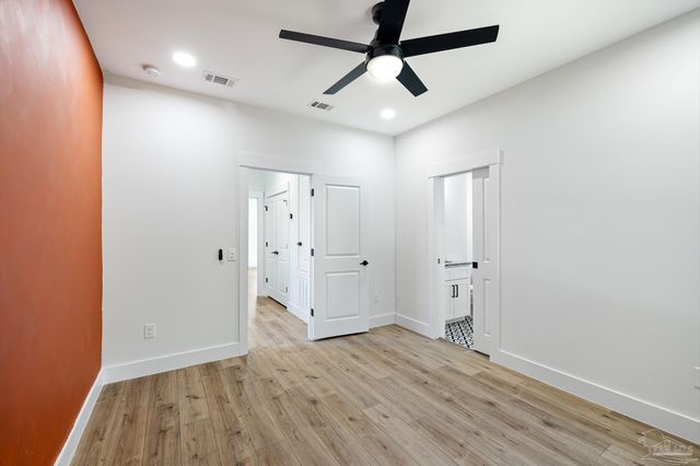 615 N B St, Pensacola, FL 32501