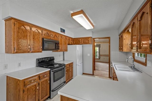 725 Laurel Avenue, Liberty, MO 64068