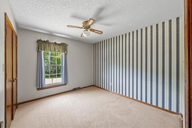 725 Laurel Avenue, Liberty, MO 64068