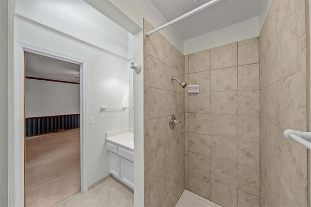725 Laurel Avenue, Liberty, MO 64068