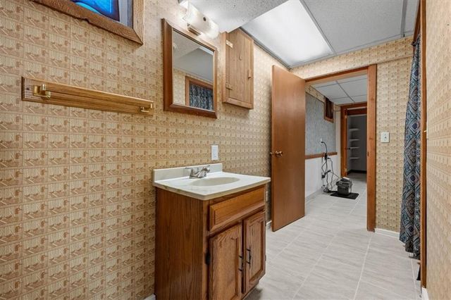 725 Laurel Avenue, Liberty, MO 64068
