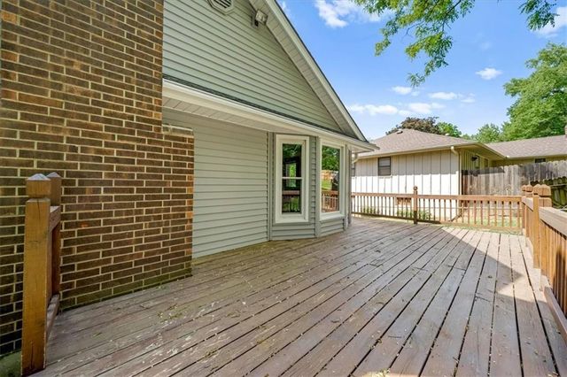725 Laurel Avenue, Liberty, MO 64068