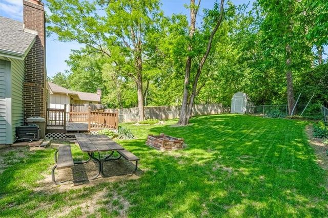 725 Laurel Avenue, Liberty, MO 64068