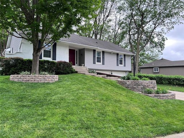 725 Laurel Avenue, Liberty, MO 64068
