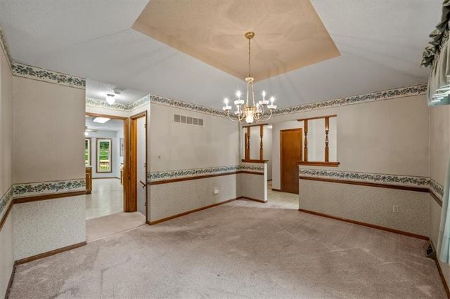 725 Laurel Avenue, Liberty, MO 64068