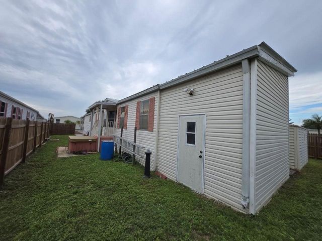8323 FANTASIA PARK WAY, Riverview, FL 33578