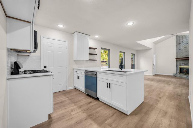 35 E Bigelow Oak Court Court, The Woodlands, TX 77381