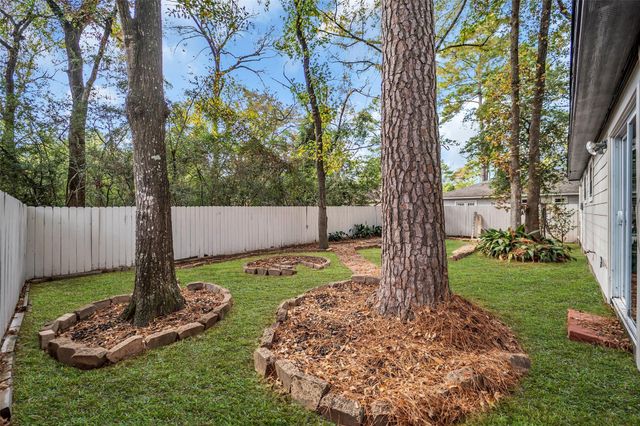 35 E Bigelow Oak Court Court, The Woodlands, TX 77381