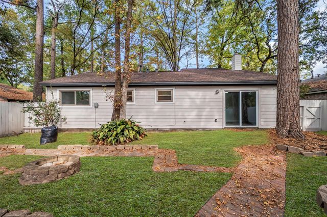 35 E Bigelow Oak Court Court, The Woodlands, TX 77381